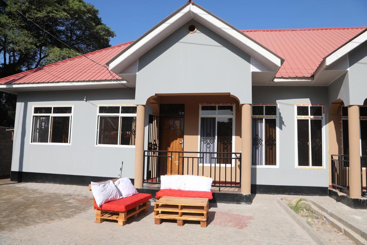 Pearl Lulu Modern Bnb Homestay Daressalam Exterior foto